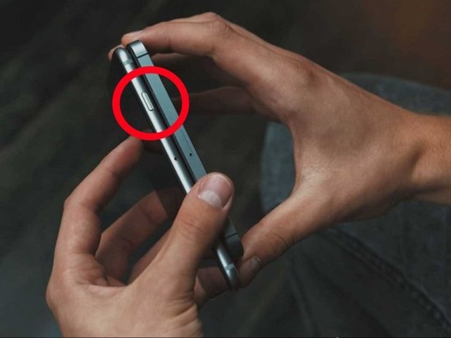 Metal çerçeveye sahip olacak telefonda tuş kilidi düğmesi de, iPhone 6 ve 6s'te olduğu gibi yanda bulunacak.