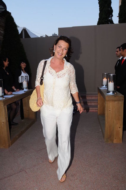ARZU KOMİLİ BAŞTAŞ