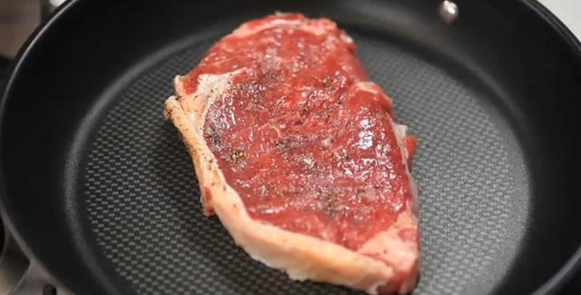 Bayram günü kesilen hayvan eti, bekletilmeksizin birkaç saat içinde pişirilerek tüketilir. Ancak yeni kesilmiş hayvanların etlerindeki sertlik hem pişirmede, hem de sindirimde zorluk yaratır.