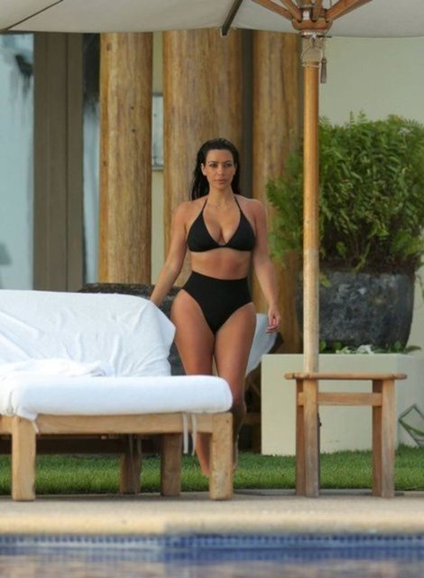 Kim Kardashian tüm bu işleri ailesiyle birlikte yürütüyor. En büyük akıl hocası da annesi Kris Jenner. Her ne kadar kardeşleri de  sık sık göz önüne çıksa da ailesinin en çok dikkat çeken üyesi de Kim Kardashian'ın ta kendisi.