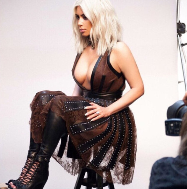 Kitabı kaleme alan Sean Smith'e göre de Kim Kardashian'ın bedenini her parçasının bir değeri var.