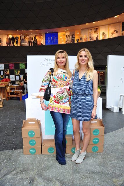 NESLİHAN SABANCI, PINAR SABANCI