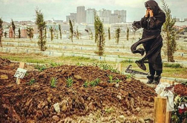 Cenazeden bir hafta sonra "Sensiz 7 gün daha geçti, geçmiyor acım geçmiyor, zaman geçtikçe yaram büyüyor. Çünkü seni her geçen gün daha da özlüyorum" diye mesaj yayınlayan Nazlı Hamarat'ın bir barda eğlenirken çekilen fotoğrafı olay yarattı.