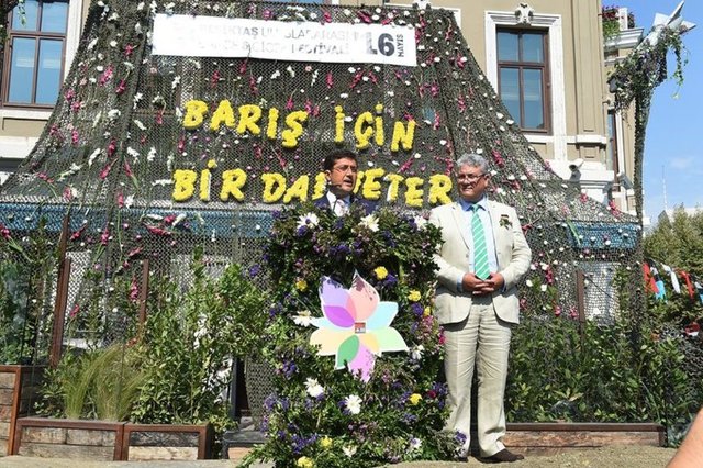 Biz Türkler, Milli Mücadeleyi büyük bir irade ortaya koyarak gerçekleştiren biz Türkler bunu yalnız yapmadık. Bu topraklarda yaşayan Kürtler, Gürcüler, Çerkezlerle birlikte yaptık.