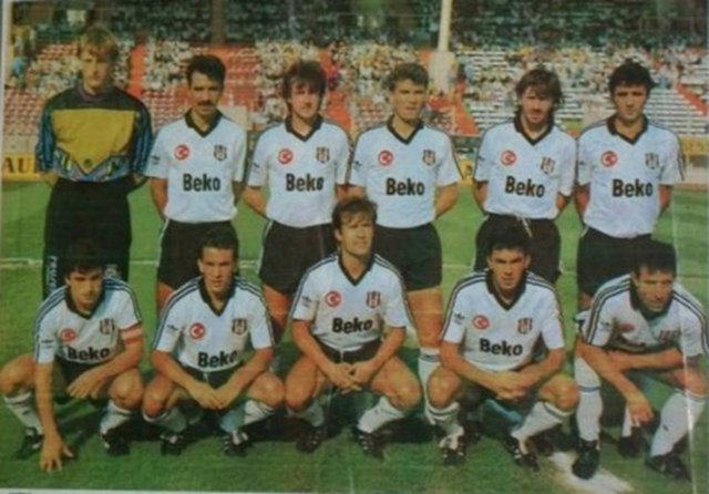 15- "Son dakika golü Zeki'den"  - 11 Nisan 1992'de Üst üste 3. şampiyonluğa koşan Beşiktaş için önündeki en büyük engel Fenerbahçe maçıydı. Zeki Önatlı'nın 89. dakikada gelen golü hem galibiyeti getiriyor hem de şampiyonluğun kapısını sonuna kadar açıyordu.