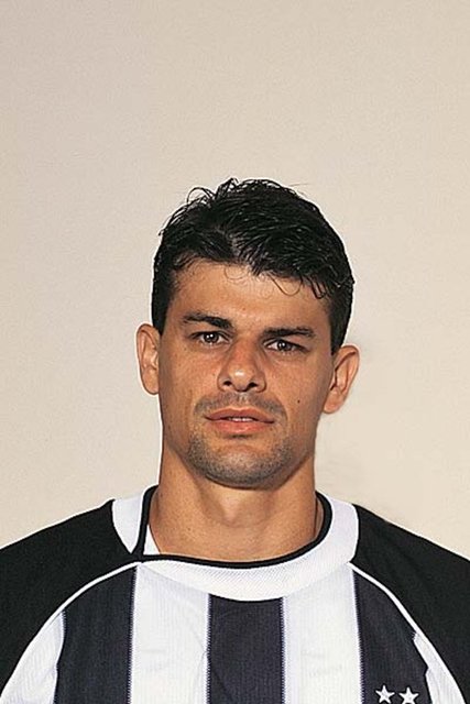 10- "Kadıköy'ün tılsımına Ronaldo son verdi"  - 2001 yılında F.Bahçe'nin 24 maç süren iç saha galibiyet serisine Beşiktaş son verirken, Siyah-Beyazlılar'ı galibiyete taşıyan savunmadan gelip attığı 2 golle Ronaldo oluyor.