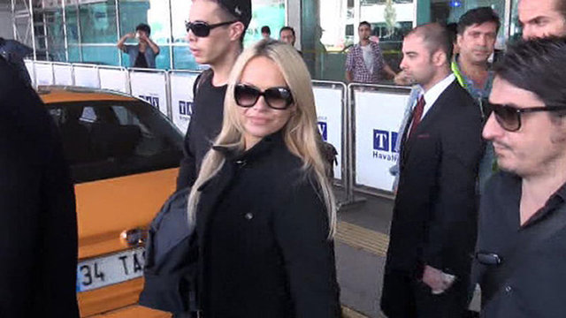 PAMELA ANDERSON 