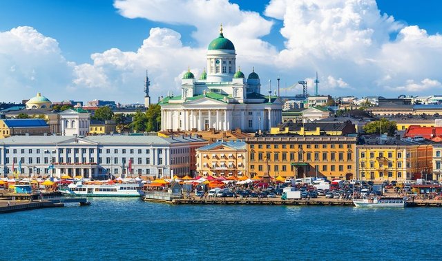 Helsinki Finlandiya    - 44.4 saat -