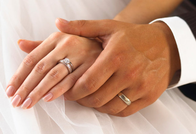 Günümüzde çok sık kullanılan çift terapisi ekolleri bulunuyor  ve ülkemizde de özellikle büyük şehirlerde bu konularda eğitim almış çift terapistlerinin sayısı gittikçe artıyor.