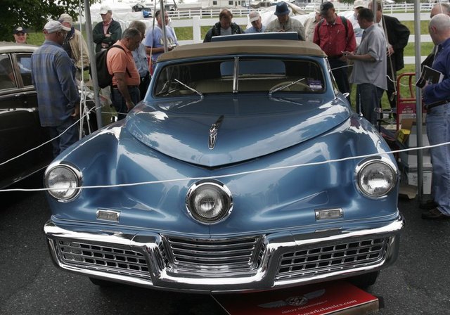 1950 yılında, ABD Menkul Kıymetler ve Borsa Komisyonu Tucker ve yönetim kurulunu dolandırıcılıkla suçladı ve sadece 51 araç üretmiş olan şirket kapatıldı.