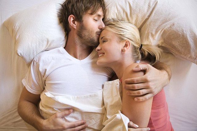 9-Cinsel performans ısrarı ve penis-vajina birlikteliğine odaklanmak - Cinsellik, ruh, beden ve zihin üçgeninde yaşanılan bir süreçtir. Yani cinsellik çok boyutlu bir kavramdır.