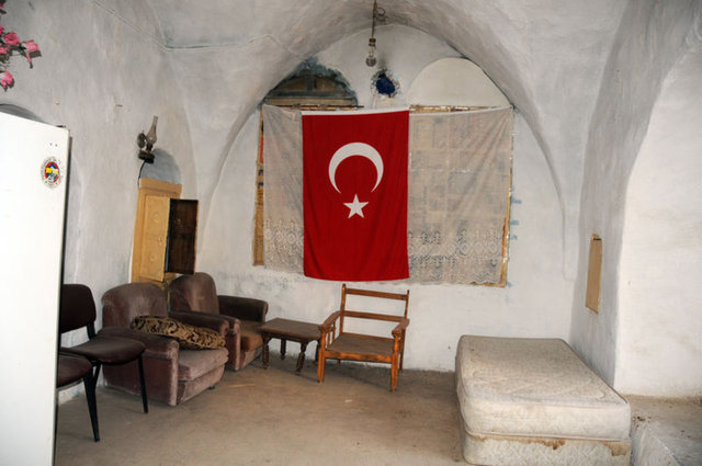 Prof. Dr. Aziz Sancar 1946'da Mardin Savur'da 8 kardeşin 7'ncisi olarak dünyaya geldi.