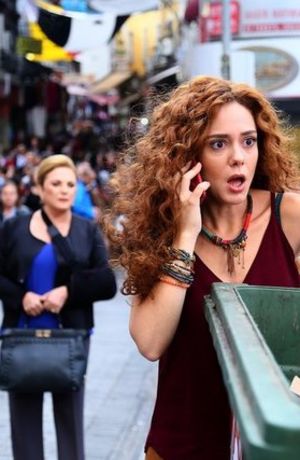 Nisan kendini Sinan'ın annesine sevdirmeye çalışıyor!