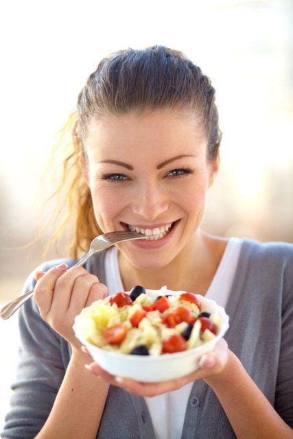 Araştırmanın bir başka bulgusu ise, yavaş çiğnemenin açlığı kontrol eden hormonları dengelediği yönünde.