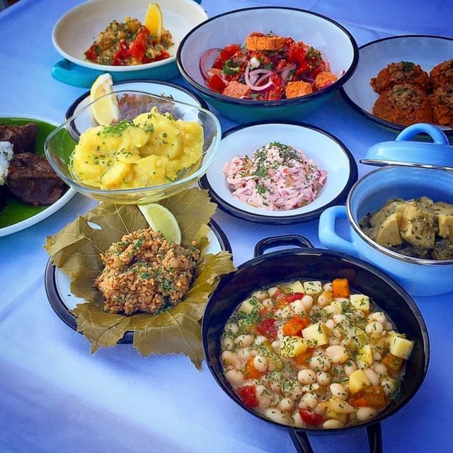 Obesity'de yayımlanan yeni bir çalışma ise, geç saatlerde yemek yeme alışkanlığı ile kilo alma arasında doğrudan bir bağlantı olduğunu kanıtlıyor.