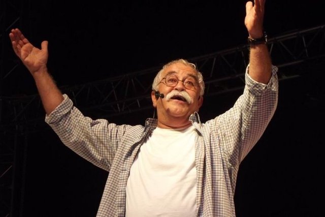 Saint Petersburg Bal Mumu Heykelleri Müzesi'nde heykeli olan nadir Türk sanatçılardandır.