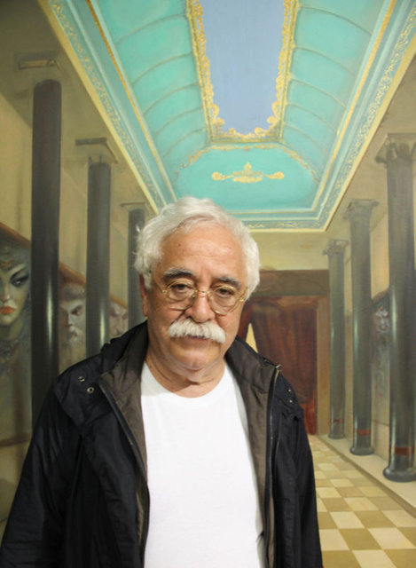 2011'den beri Aydınlık gazetesinde köşe yazarlığı yapmaktadır.