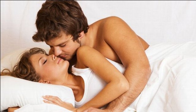 37- Bir kadının sesinin inişli-çıkışlı ve enerjik olması, erkeklerin kalp atışlarını ve kanlarındaki testosteron miktarını artırıyor.