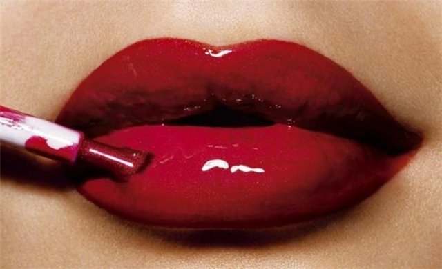 Bu ruja rengini pancar kökü tozu veriyor.