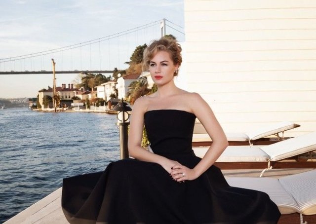 MELİSA KANATLI