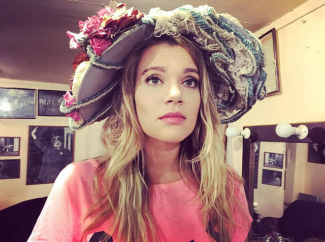 DERYA ŞENSOY   - Bir oyun daha bitti