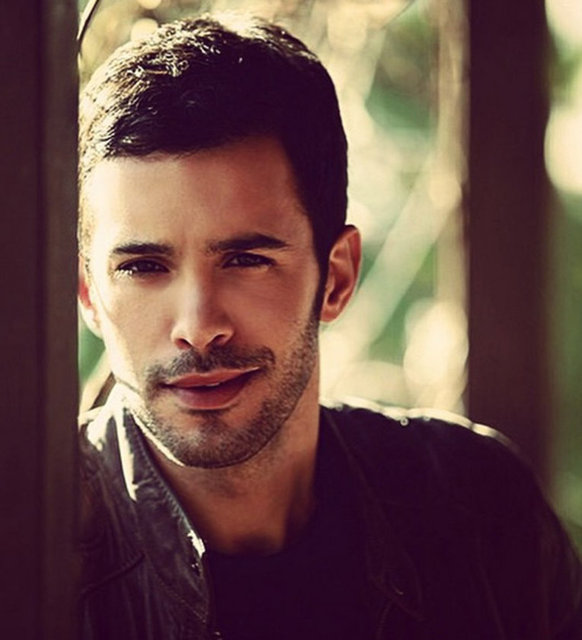 - Annen seni ne ile besliyor?