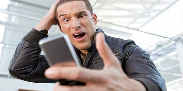 Kontrolün kimde olduğunu göstermek için, telefonlarına ve mesajlarına hep geç cevap verin.