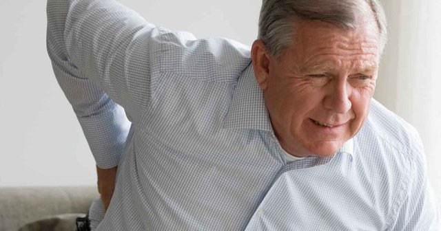 Bu gibi durumlarda acil müdahale gerekir. Kıl dönmesi tedavisi iki aşamalı olmalı.  -  -