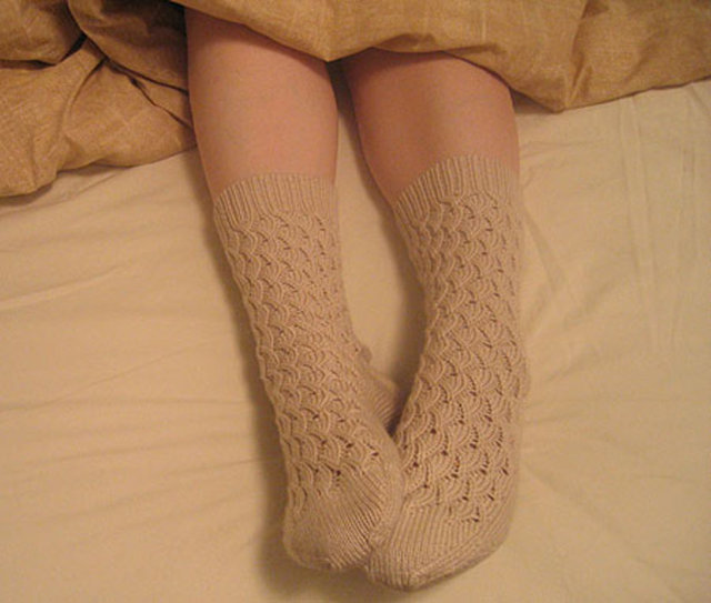 Tırnaklar ete batmayacak şekilde düz olarak kesilmeli, hijyenik olmayan aletlerle pedikür yapılmamalı,