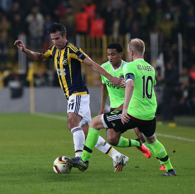Robin van Persie (Fenerbahçe) - 11 milyon Euro