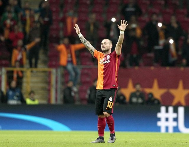 Wesley Sneijder (Galatasaray) - 13.5 milyon Euro