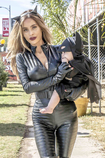 Sarah Stage, oğlunu da kendisiyle uyumlu giydirmiş.