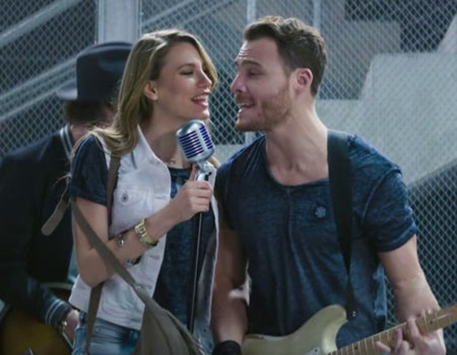 Serenay Sarıkaya ve Kerem Bürsin çifti %15 oyla üçüncü,