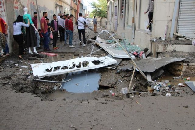 Silopi'de gece polise yönelik bombalı saldırının detayları sabah saatlerinde ortaya çıktı.  -