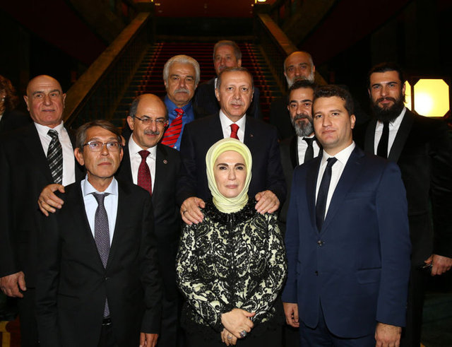 TRT 1 ekranlarında yayınlanan Diriliş Ertuğrul ekibi