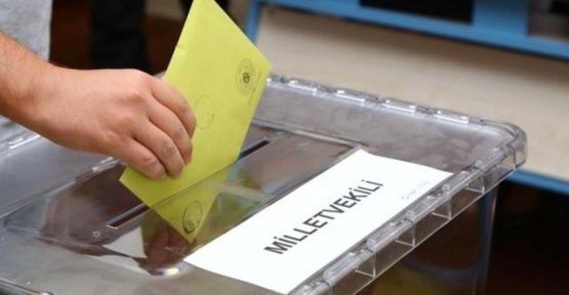 GAZETE HABERTÜRK -  -  - 1 Kasım Pazar günü oy verme için saat 08.00'den 17.00'ye kadar geçecek zaman oy verme süresi olacak.