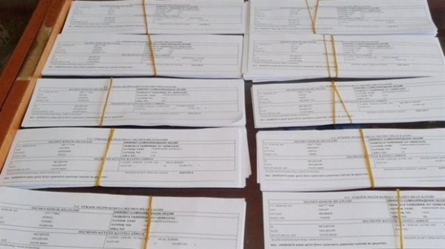 TC kimliknumarası bulunmayanlar seçmen bilgi kartını sunmak zorunda.