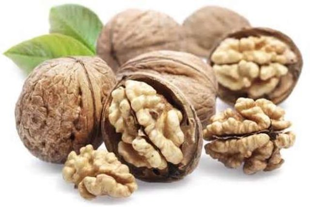 Düşük doz E vitamininin prostat kanserini engelleyici etkisi bulunurken yüksek dozda alımı riski artırabiliyor. E vitamini eksik bireylerde yapılacak takviyenin ise karaciğer kanseri riskini azaltabileceği belirtiliyor.