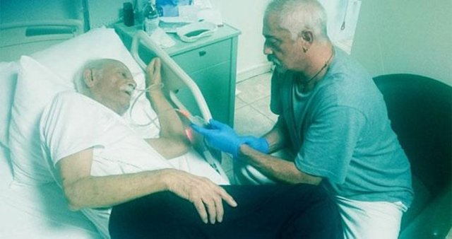 MUSTAFA ALTIOKLAR   - Birazdan kalkıp oy vermeye gideceğiz baba oğul