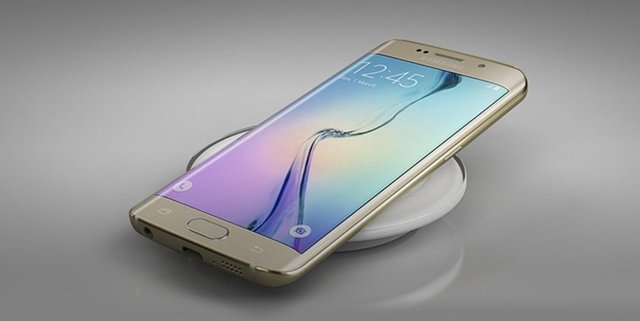 Listemizin ortasına geldik. Kıvrımlı ekranlı yapısıyla dikkat çeken Galaxy S6 Edge modeli 67653 puan alarak 2015 yılının en hızlı 5. akıllı telefonu olarak karşımızda.