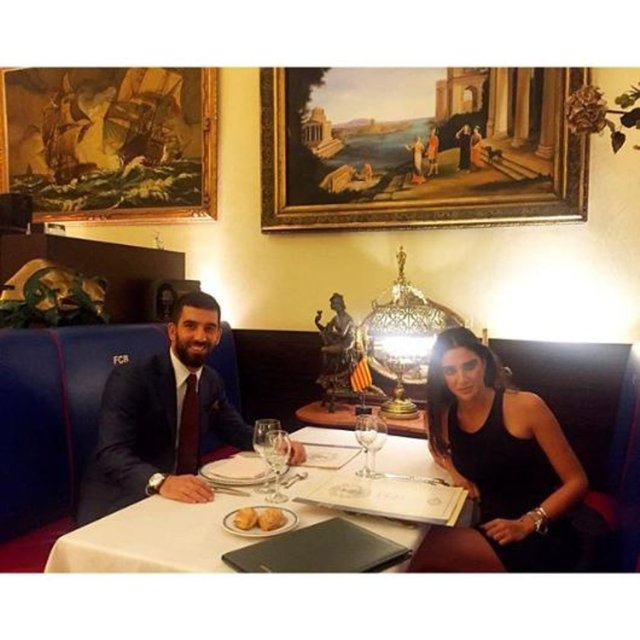 ASLIHAN DOĞAN - Aşk ile akşam yemeği