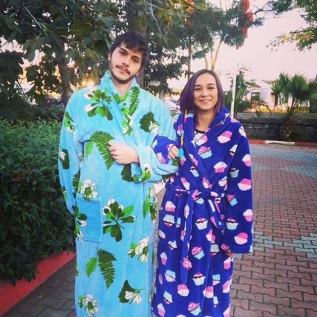 TÜRKÜ TURAN - Hiç üşümüyoruz.