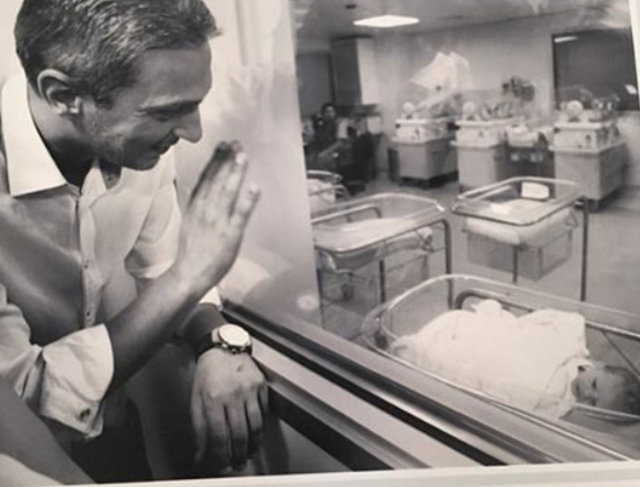 İkinci çocuğuna hamile olan ünlü sunucu Esra Erol ilk çocuğu Ali İdris'in fotoğrafını paylaştı. Erol'un "2011 Alim ve İdris Alim" notuyla paylaştığı fotoğrafa pekçok takipçisi yorumda bulundu.