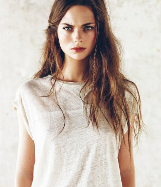 Örgüler, doğal dalgalar ya da düz saçların hakimiyetinde uzun saçlar bu yıla damgasını vuruyor.