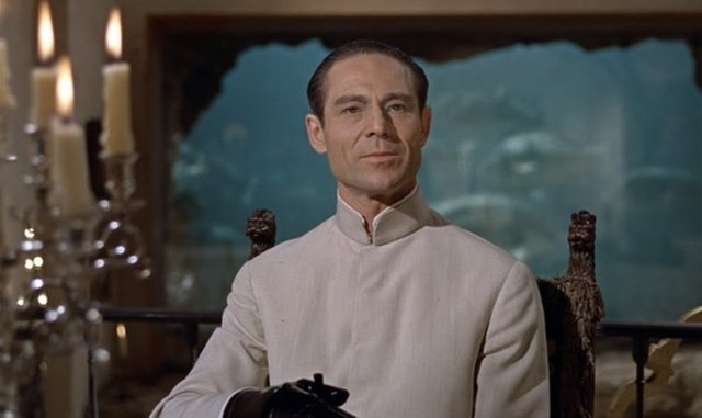 Dr. No 1962 Yönetmen: Terence Young İşte ilk James Bond filmi. Düşük bütçesine rağmen sadece James Bond serisinin değil, 1960'lı yılların gizli ajan filmlerinin de modeli oldu.