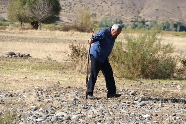 Bu taşların gramı 60 dolara kadar satıldı. Ruslar 15 dolardan 60 dolara kadar satın aldılar. Almanlar da taş için buraya geldiler.
