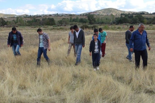 düşen parçaların fotoğraflarını Bingöl Üniversitesi'nin de işbirliğiyle NASA'da meteor biriminin başındaki Peter Jenniskens'e gönderdi.
