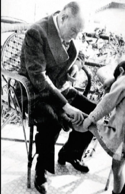 Manastır Askeri İdadisi'ni bitirdikten sonra 13 Mart 1899 günü bugün genel merkezi Ankara'ya taşınmış olan o zamanlarda Pangaltı'da bulunan Harbiye Mektebi'nde İstanbul'da okumaya başladı.