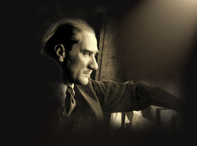 'MİLLİ MÜCADELESİNE TANIKLIK EDEN ÖZEL BİR KENT' - Atatürk bu dönemde annesi ve kız kardeşi Makbule Hanım ile yaşamak yerine yalnız yaşamayı tercih etti. Nedeni ise annesinin oğlunun iyiliğini düşünerek devamlı surette onu uyarmaya çalışması oldu