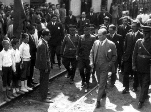 -Harbiye Mektebi: Bugün İTÜ Maçka Kampüsu'nun olduğu bina - -Şişli'deki Pembe Ev - -Fansa'ların evi